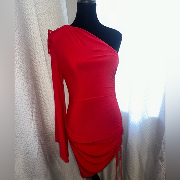 Fashion nova red midi dress. - Picture 5 of 10